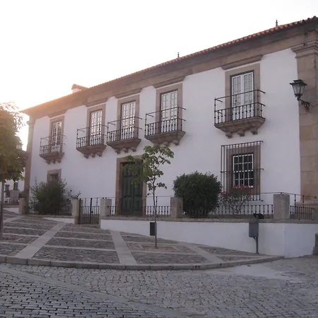 Solar Dos Correia Alves * Moimenta da Beira