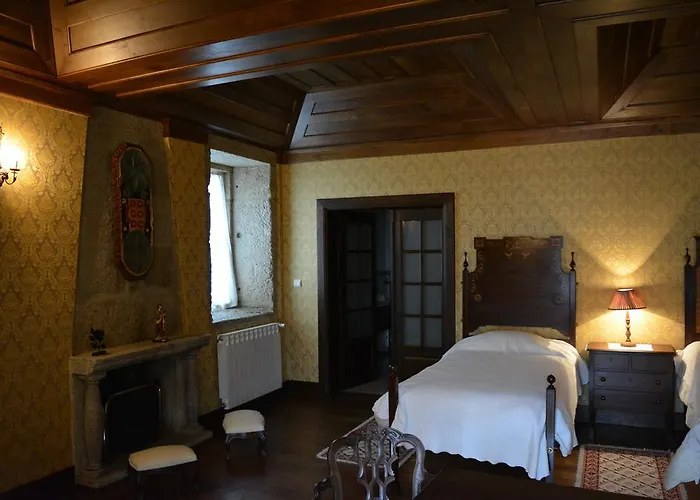 Solar Dos Correia Alves * Moimenta da Beira