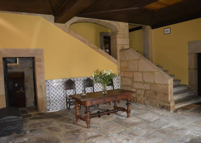 Solar Dos Correia Alves * مويمينتا دا بيرا