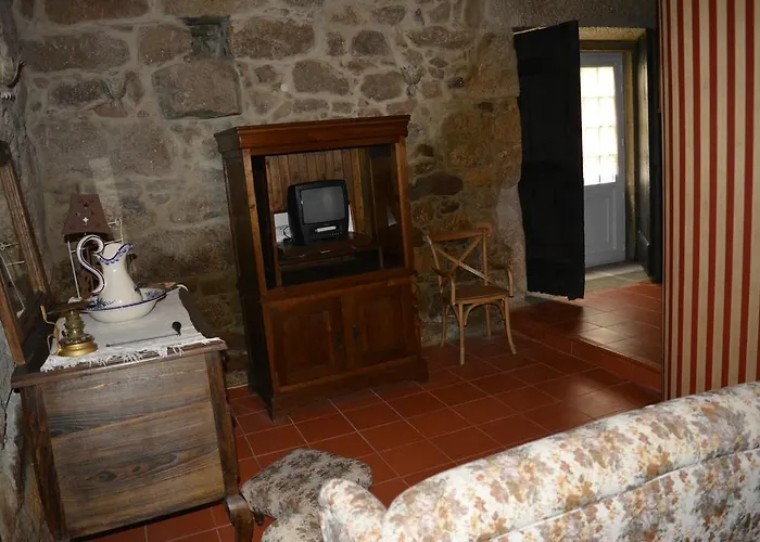 Solar Dos Correia Alves *